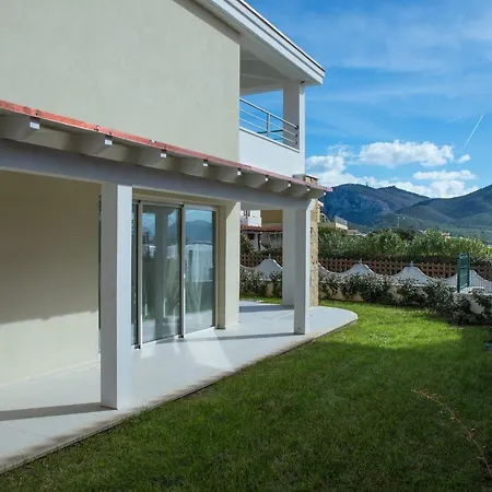 Cormorani Villa *